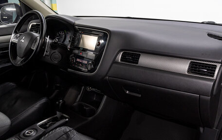 Mitsubishi Outlander III рестайлинг 3, 2014 год, 1 241 000 рублей, 17 фотография