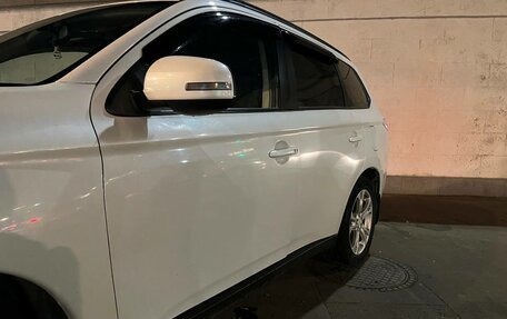 Mitsubishi Outlander III рестайлинг 3, 2013 год, 1 500 000 рублей, 2 фотография