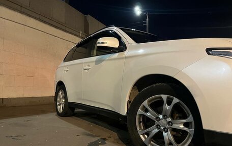 Mitsubishi Outlander III рестайлинг 3, 2013 год, 1 500 000 рублей, 4 фотография