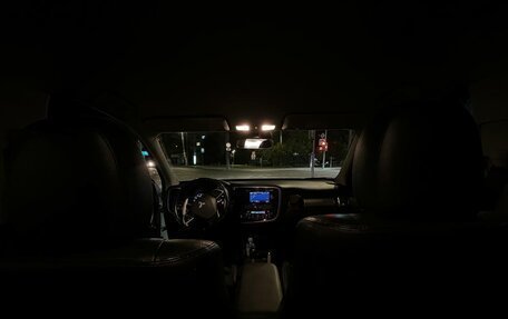 Mitsubishi Outlander III рестайлинг 3, 2013 год, 1 500 000 рублей, 16 фотография