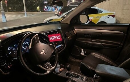 Mitsubishi Outlander III рестайлинг 3, 2013 год, 1 500 000 рублей, 12 фотография