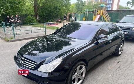 Mercedes-Benz CLS, 2004 год, 1 350 000 рублей, 2 фотография