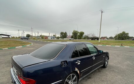 Mercedes-Benz E-Класс, 1999 год, 220 000 рублей, 4 фотография
