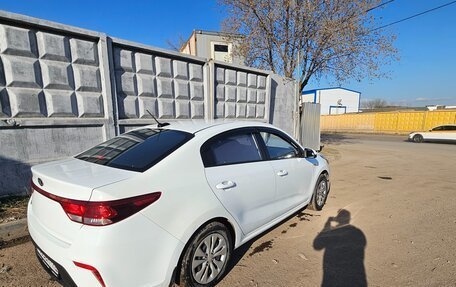 KIA Rio IV, 2017 год, 1 100 000 рублей, 2 фотография