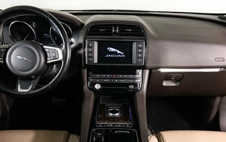 Jaguar F-Pace, 2018 год, 2 950 000 рублей, 12 фотография