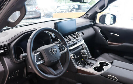 Toyota Land Cruiser, 2024 год, 14 990 000 рублей, 16 фотография