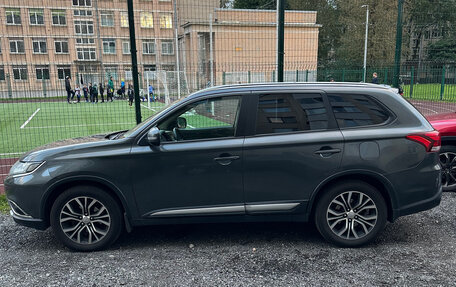 Mitsubishi Outlander III рестайлинг 3, 2015 год, 1 580 000 рублей, 6 фотография