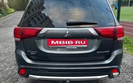 Mitsubishi Outlander III рестайлинг 3, 2015 год, 1 580 000 рублей, 7 фотография