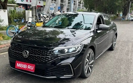Volkswagen Passat B8 рестайлинг, 2022 год, 1 930 000 рублей, 1 фотография
