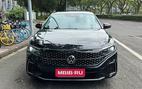 Volkswagen Passat B8 рестайлинг, 2022 год, 1 930 000 рублей, 2 фотография