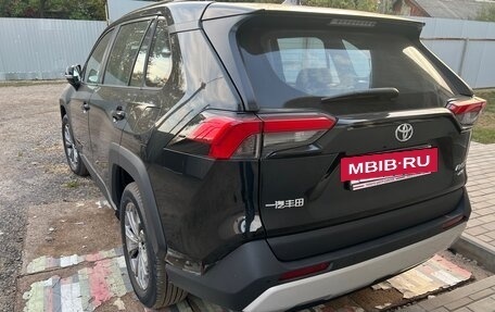Toyota RAV4, 2024 год, 4 150 000 рублей, 4 фотография