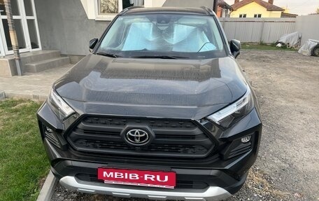 Toyota RAV4, 2024 год, 4 150 000 рублей, 3 фотография