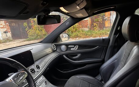 Mercedes-Benz E-Класс, 2018 год, 2 950 000 рублей, 7 фотография