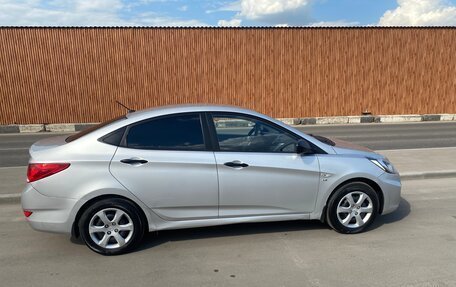 Hyundai Solaris II рестайлинг, 2013 год, 650 000 рублей, 1 фотография