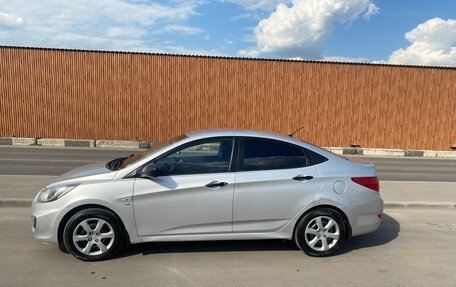 Hyundai Solaris II рестайлинг, 2013 год, 650 000 рублей, 2 фотография