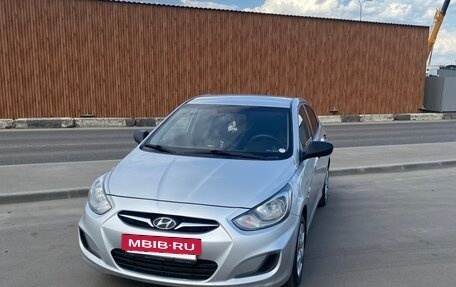 Hyundai Solaris II рестайлинг, 2013 год, 650 000 рублей, 3 фотография