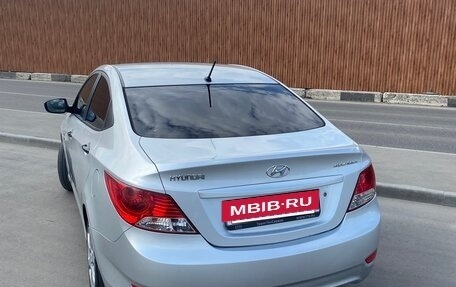 Hyundai Solaris II рестайлинг, 2013 год, 650 000 рублей, 4 фотография