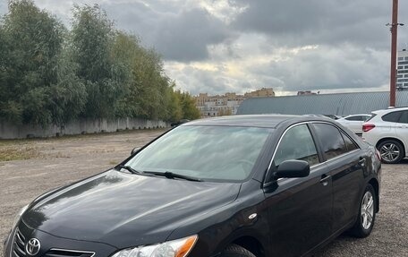 Toyota Camry, 2008 год, 850 000 рублей, 2 фотография