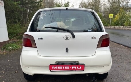 Toyota Vitz, 2000 год, 360 000 рублей, 2 фотография