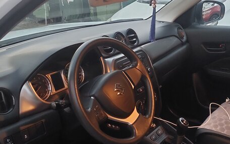Suzuki Vitara II рестайлинг, 2019 год, 2 000 000 рублей, 5 фотография