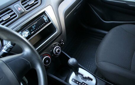 KIA Rio III рестайлинг, 2013 год, 910 000 рублей, 13 фотография