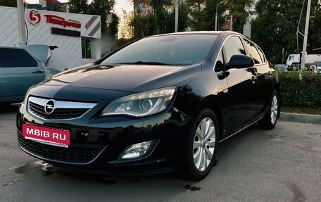 Opel Astra J, 2010 год, 779 000 рублей, 1 фотография