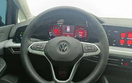 Volkswagen Golf VIII, 2021 год, 1 620 000 рублей, 11 фотография