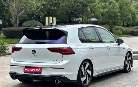 Volkswagen Golf GTI, 2022 год, 2 650 222 рублей, 10 фотография