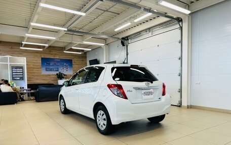 Toyota Vitz, 2014 год, 859 000 рублей, 4 фотография