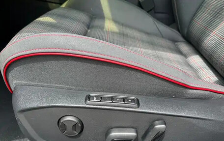Volkswagen Golf GTI, 2022 год, 2 650 222 рублей, 37 фотография