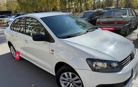 Volkswagen Polo VI (EU Market), 2013 год, 690 000 рублей, 2 фотография