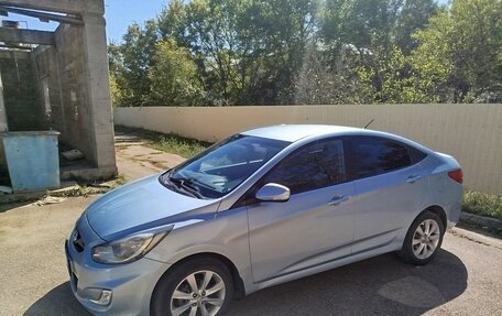Hyundai Solaris II рестайлинг, 2012 год, 820 000 рублей, 1 фотография