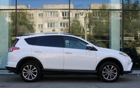 Toyota RAV4, 2018 год, 2 814 000 рублей, 4 фотография
