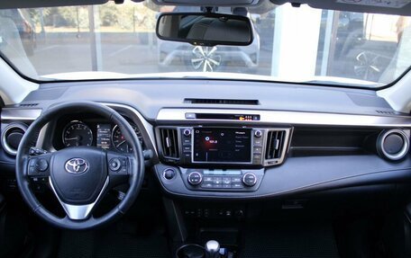 Toyota RAV4, 2018 год, 2 814 000 рублей, 11 фотография