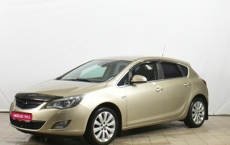 Opel Astra J, 2011 год, 639 000 рублей, 1 фотография