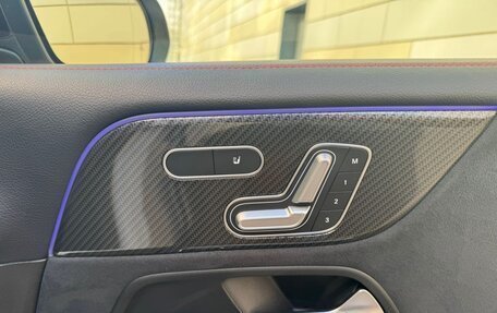 Mercedes-Benz GLB, 2019 год, 4 500 000 рублей, 19 фотография