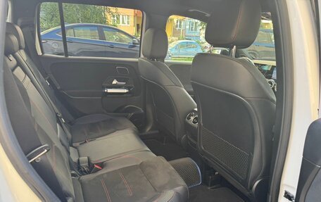 Mercedes-Benz GLB, 2019 год, 4 500 000 рублей, 25 фотография