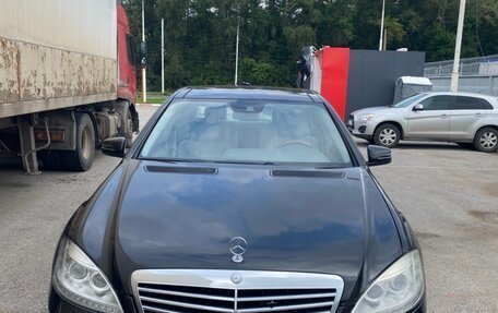 Mercedes-Benz S-Класс, 2009 год, 1 700 000 рублей, 1 фотография