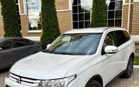 Mitsubishi Outlander III рестайлинг 3, 2014 год, 1 650 000 рублей, 1 фотография