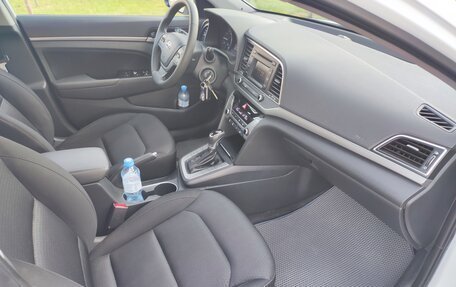Hyundai Elantra VI рестайлинг, 2017 год, 1 350 000 рублей, 5 фотография