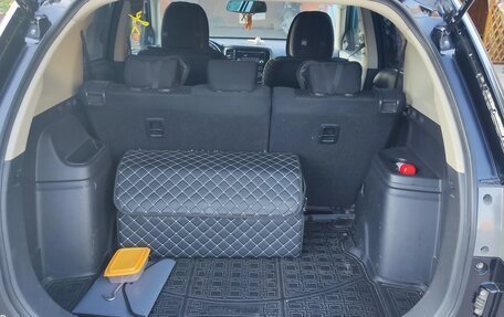 Mitsubishi Outlander III рестайлинг 3, 2013 год, 1 600 000 рублей, 10 фотография