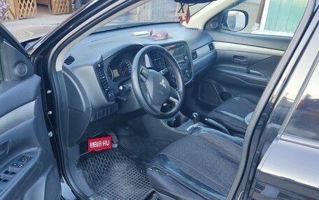 Mitsubishi Outlander III рестайлинг 3, 2013 год, 1 600 000 рублей, 9 фотография