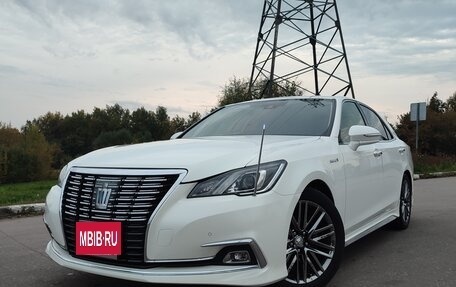Toyota Crown, 2017 год, 2 450 000 рублей, 5 фотография