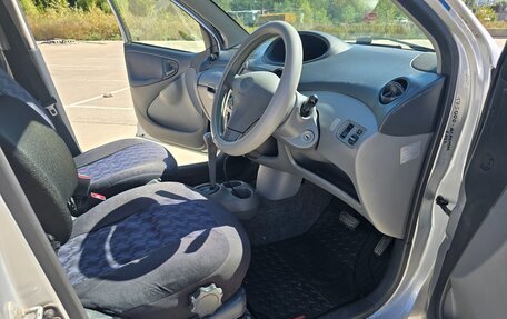 Toyota Vitz, 2001 год, 410 000 рублей, 14 фотография