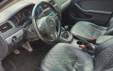 Volkswagen Jetta VI, 2013 год, 890 000 рублей, 9 фотография