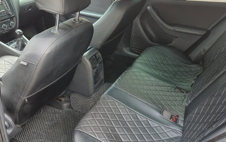 Volkswagen Jetta VI, 2013 год, 890 000 рублей, 11 фотография