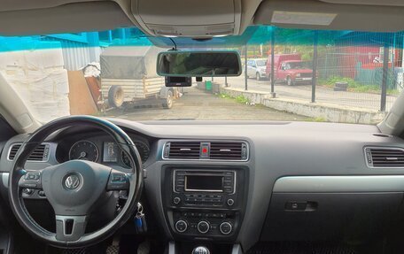 Volkswagen Jetta VI, 2013 год, 890 000 рублей, 13 фотография
