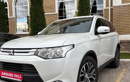 Mitsubishi Outlander III рестайлинг 3, 2014 год, 1 650 000 рублей, 3 фотография