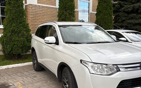Mitsubishi Outlander III рестайлинг 3, 2014 год, 1 650 000 рублей, 9 фотография