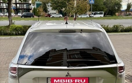 Mitsubishi Outlander III рестайлинг 3, 2014 год, 1 650 000 рублей, 7 фотография